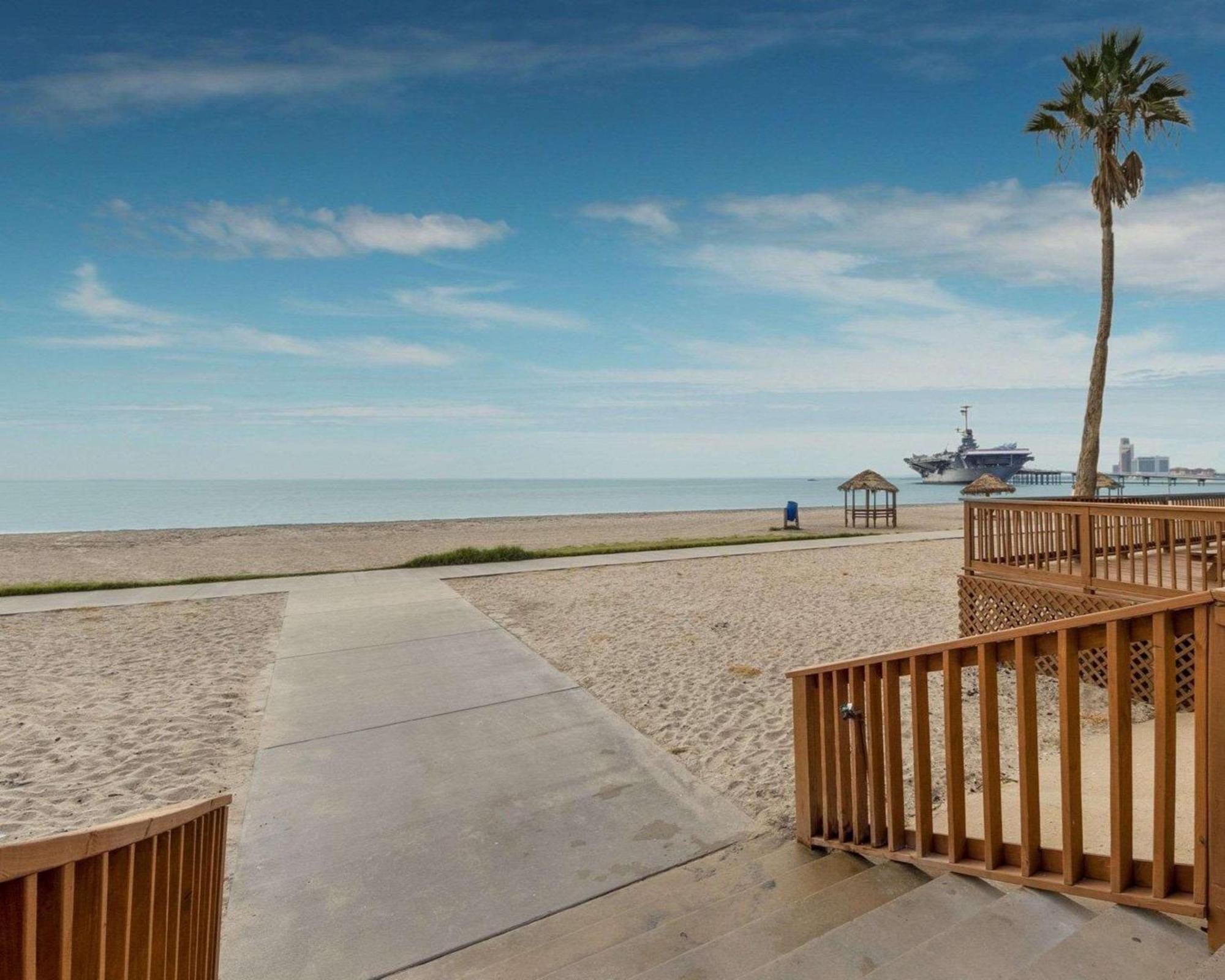 Quality Inn & Suites On The Beach Corpus Christi Exterior foto